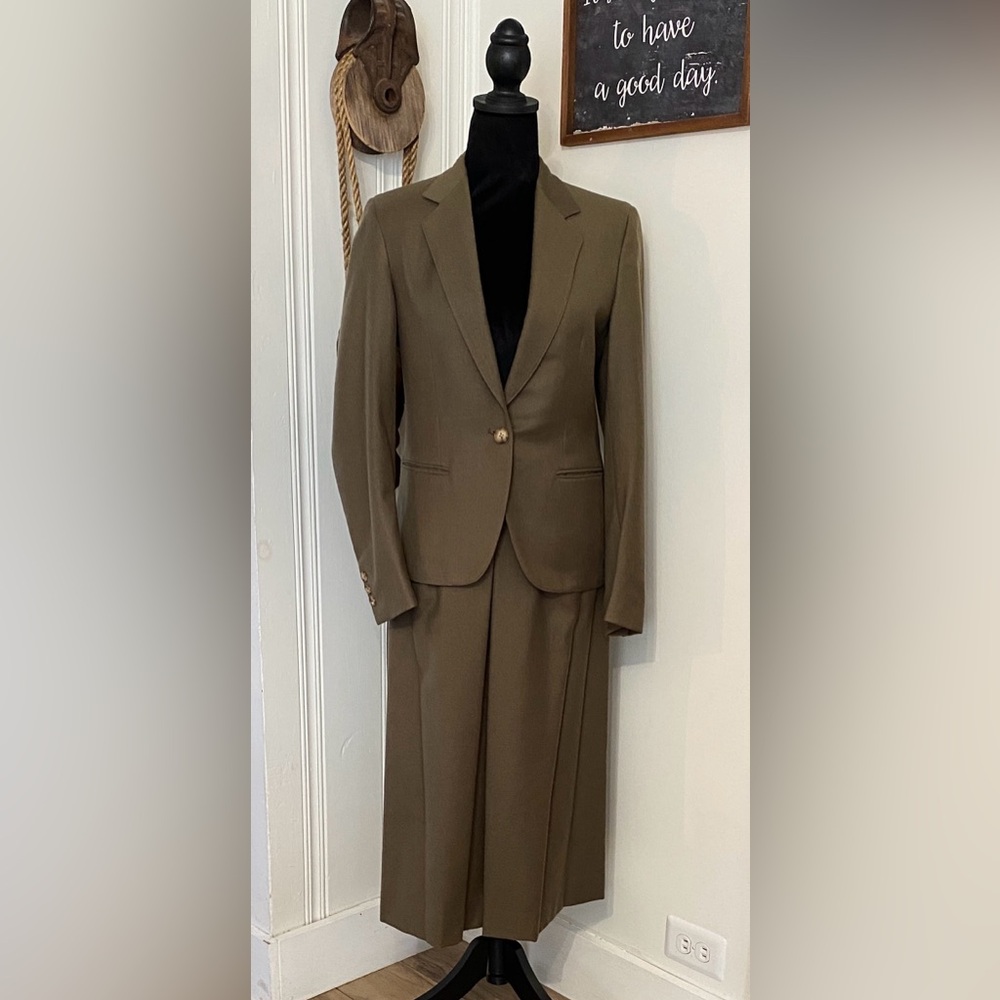 Women’s vintage wool blazer with matching  pleaded skirt